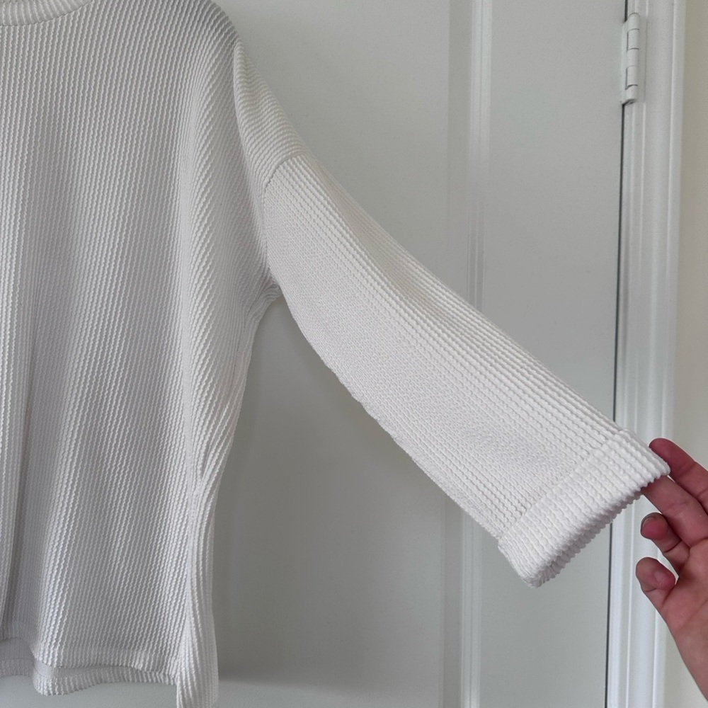 Carly Jean Los Angeles White Evelyn Sweater - Picture 2 of 4